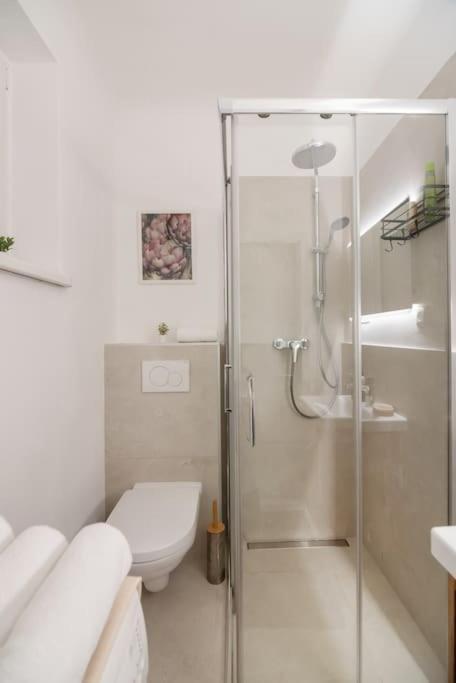 Apartment Ruhelage Im Zentrum Nahe Schottentor-contactless Self-check-in *