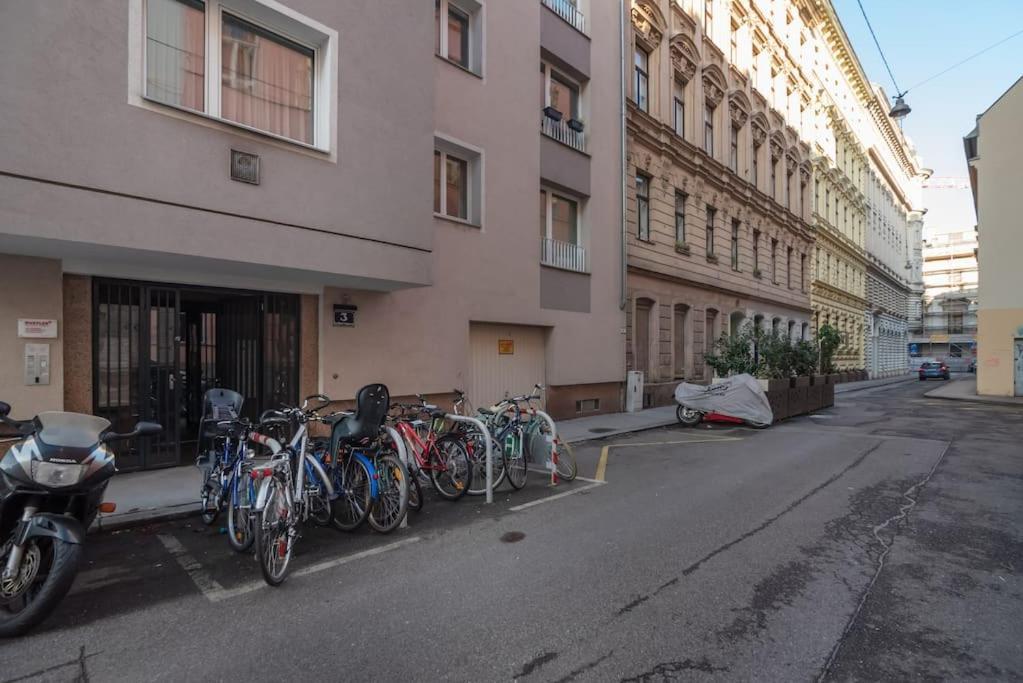 Ruhelage Im Zentrum Nahe Schottentor-contactless Self-check-in Apartment